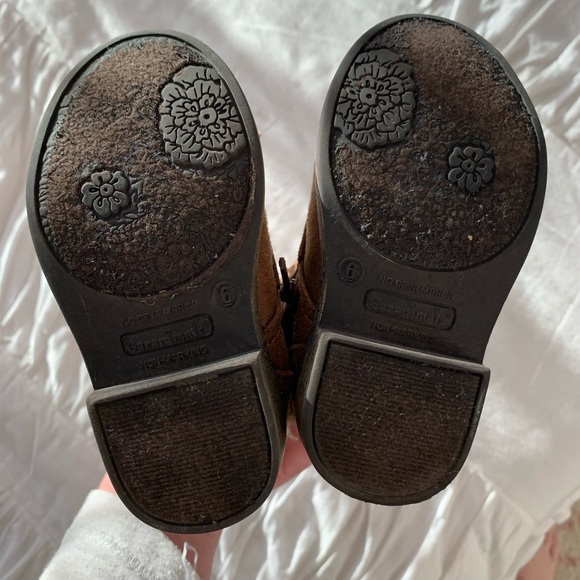 Size 6 toddler girl boots - Picture 2 of 3